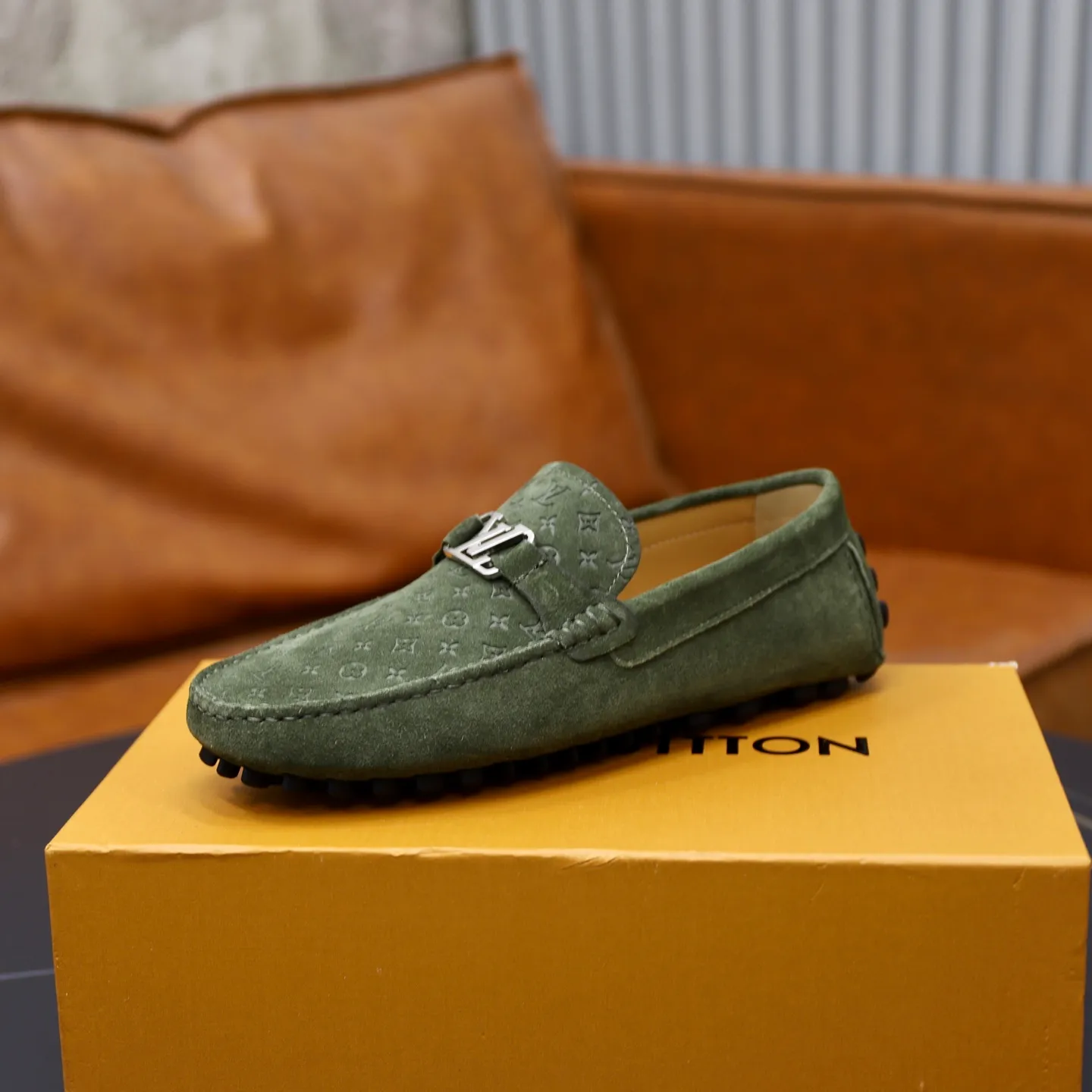 Ex-factory price: 480💰【LV】Louis Vuitton ⚠️High-end men’s driving and pedal series ⚠️38-44 (customized for 45) ⚠️All original cowhide leather! Thick and soft! Made entirely of calfskin lining! The latest non-slip beanie sole! Three-dimensional package technology! Fashionable and classic! Handicrafts! Original high quality! Feel free to compare!
